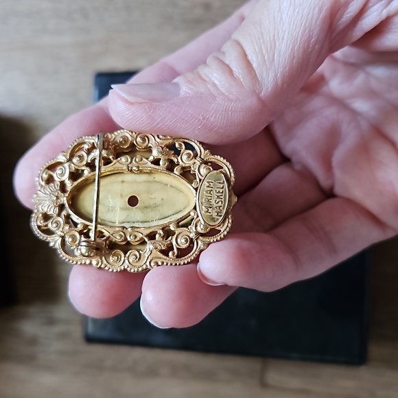 Miriam haskell vintage brooch - Picture 3 of 3